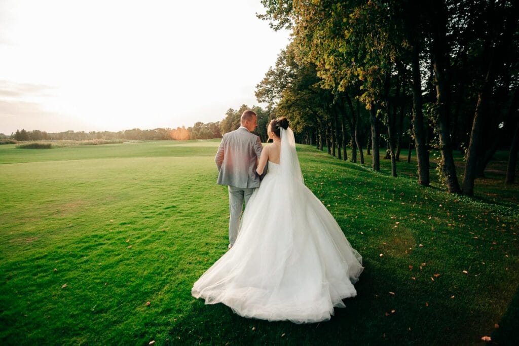 Fall Wedding Atmosphere: Working with Color and Texture