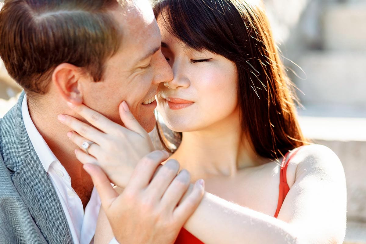 The Best Time to Schedule an Engagement Session