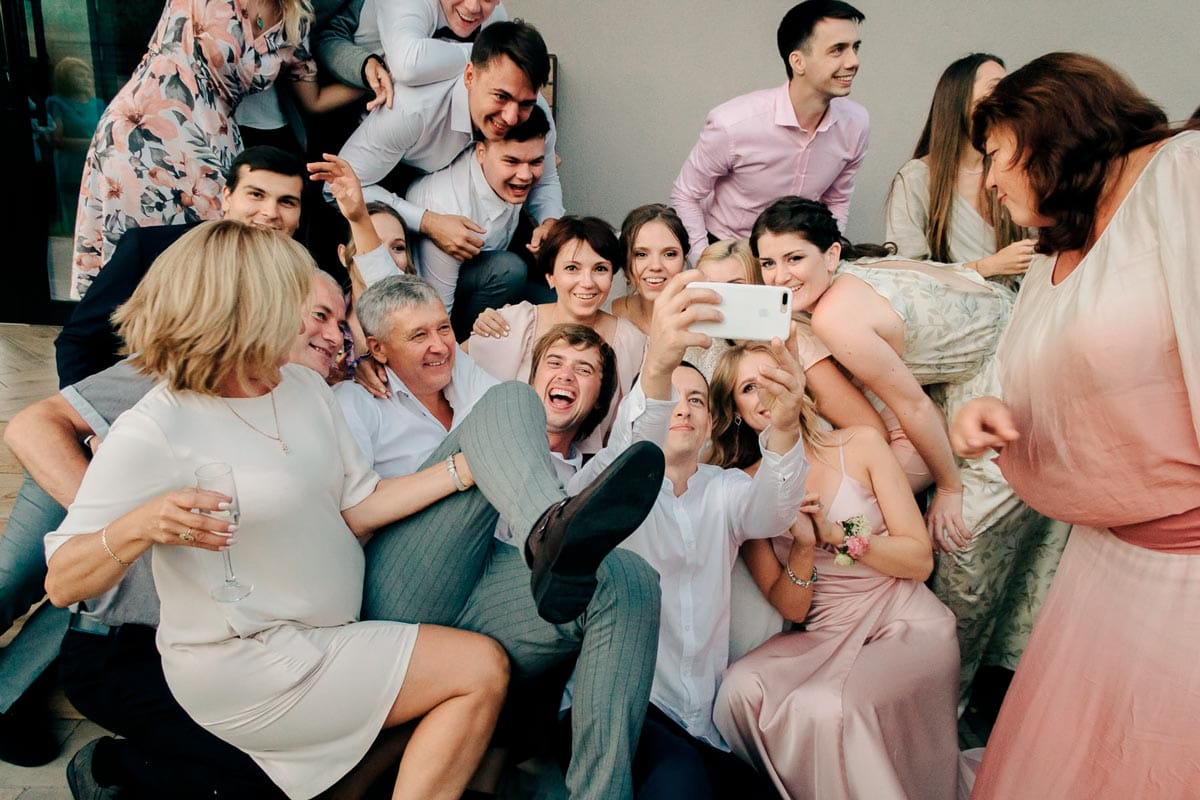 Intimate weddings in Edmonton: minimalism and sincerity