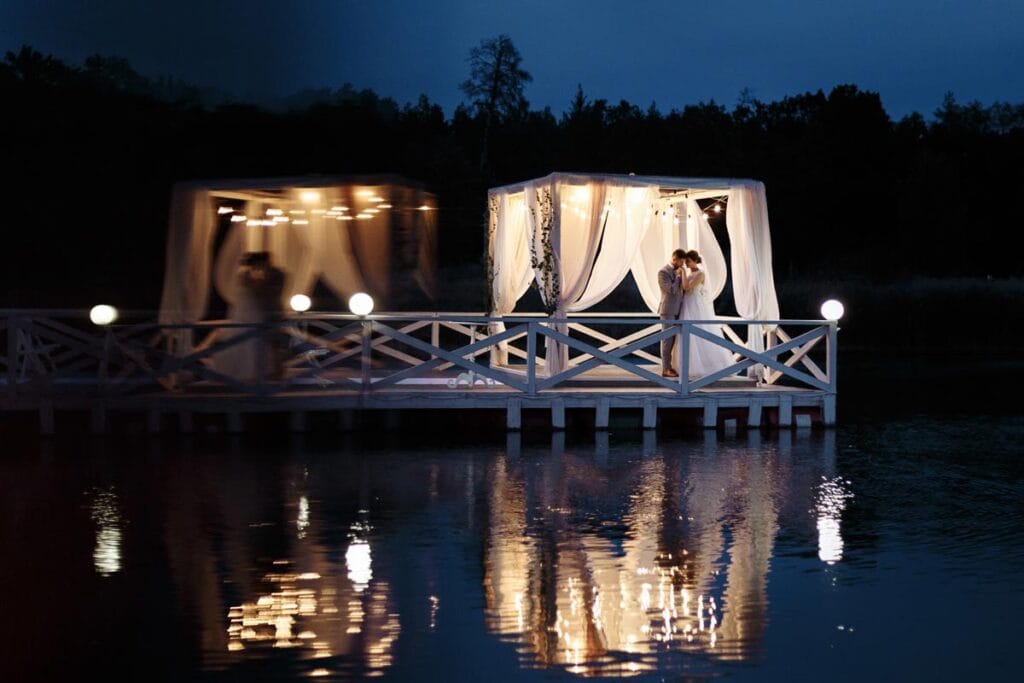 Intimate weddings in Edmonton: minimalism and sincerity