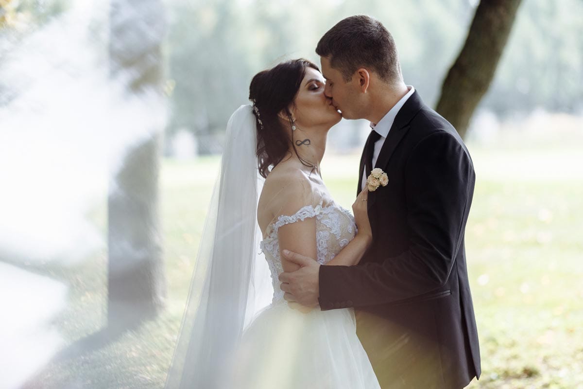 Wedding Photography for Couples Who Don’t Like Posing